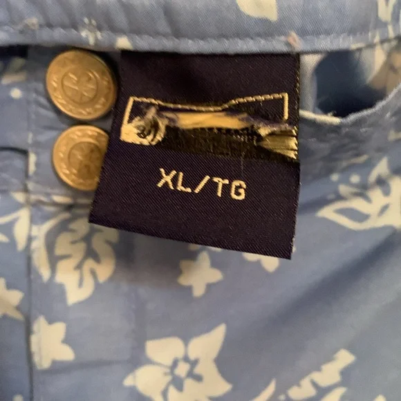 SHORTS - Picture 3 of 4